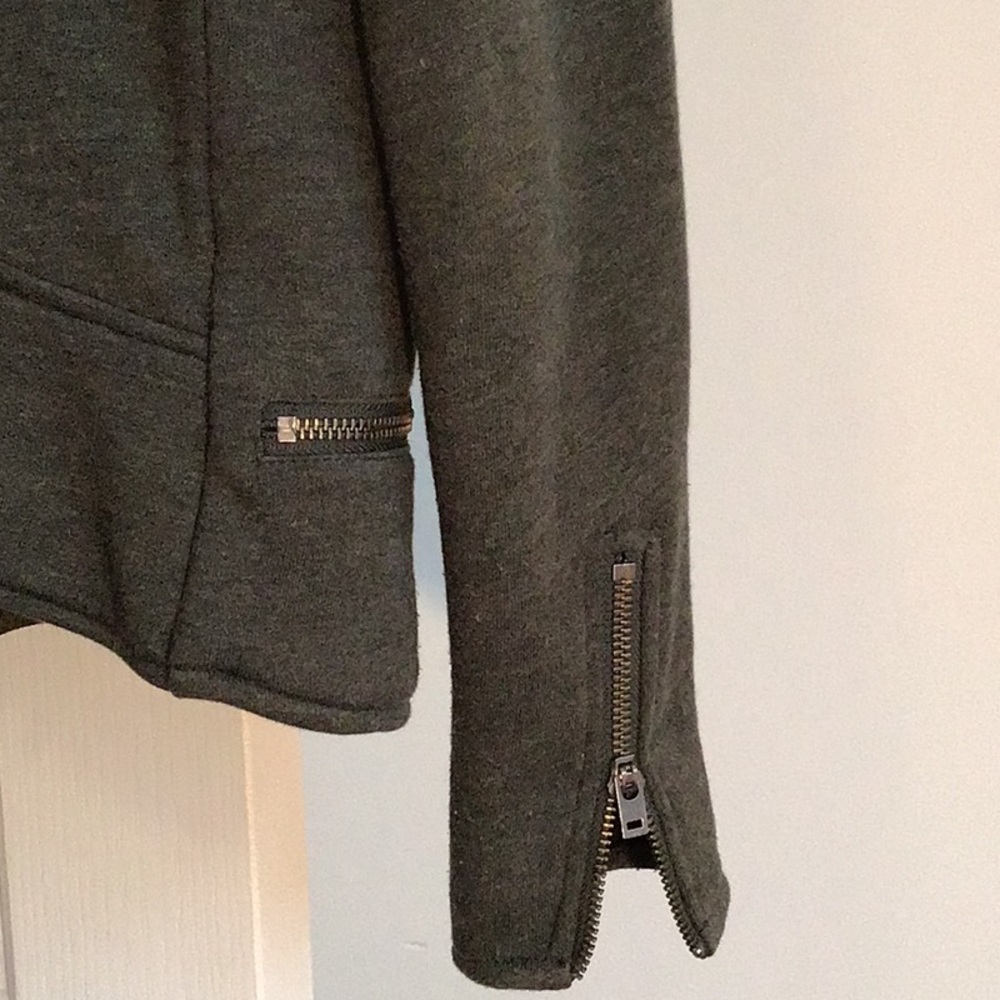 Quilted crop asymmetrical jacket - Picture 6 of 6